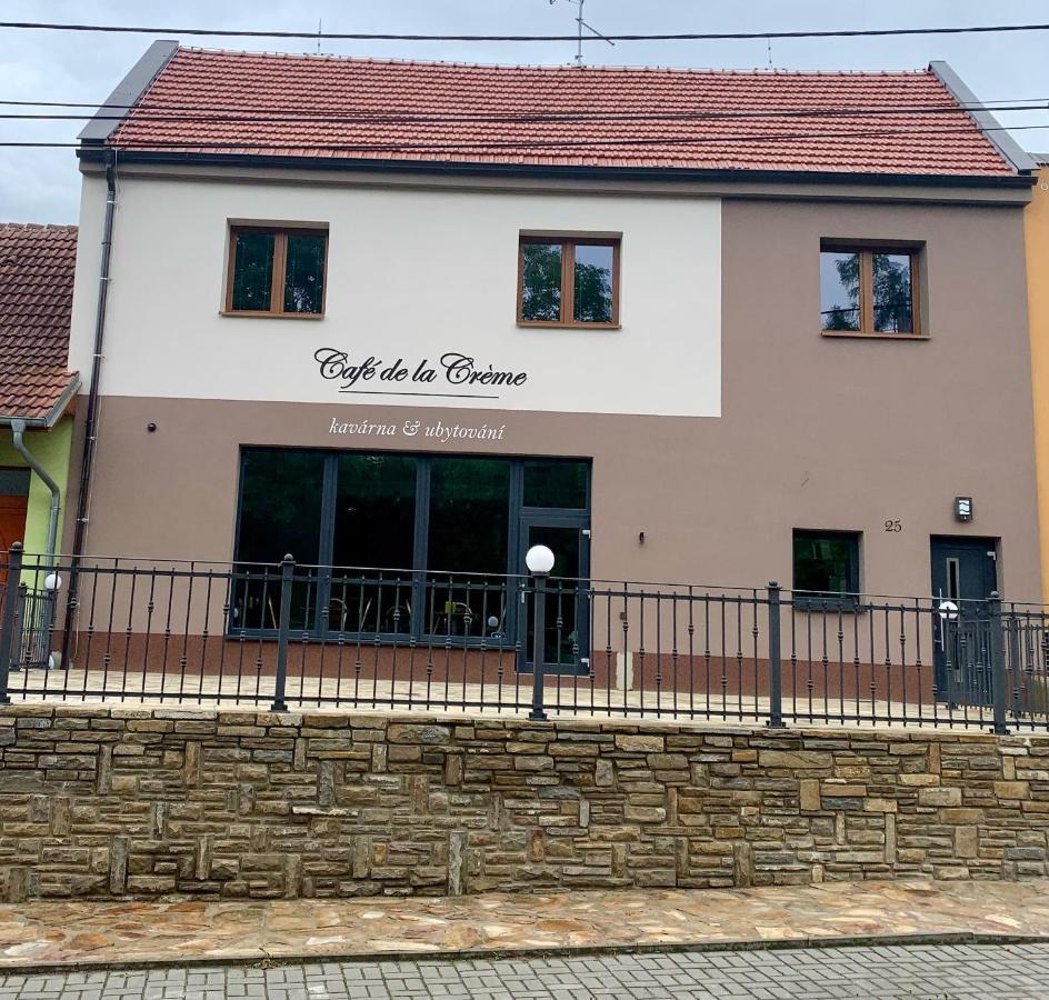 Kuzelov Cafe De La Creme酒店 外观 照片