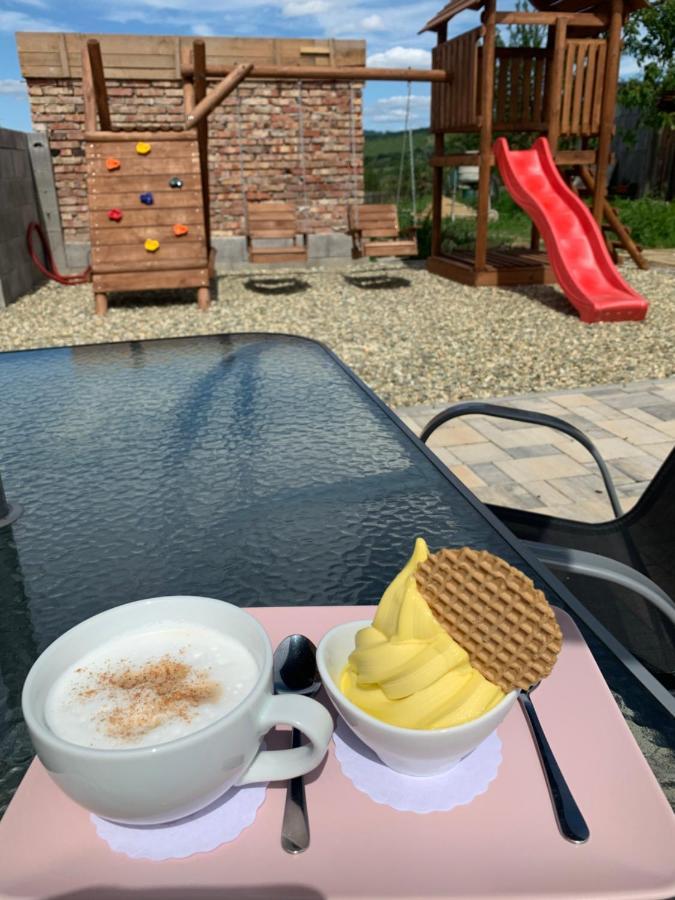 Kuzelov Cafe De La Creme酒店 外观 照片